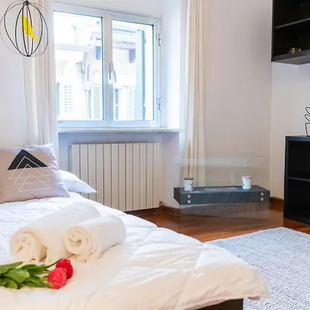 Domus - Accogliente Residenza Rocchetto A 25mt Da Piazza Erbe