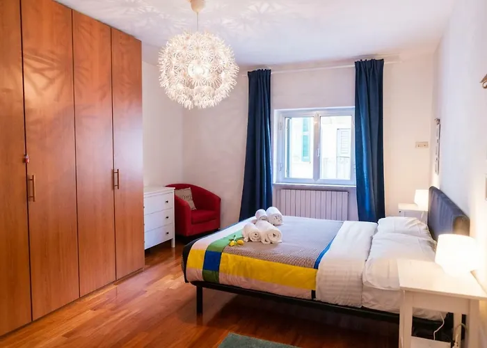 Lägenhet Domus - Accogliente Residenza Rocchetto A 25mt Da Piazza Erbe Verona