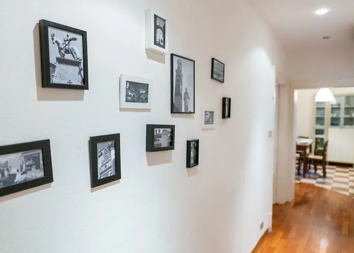 Lägenhet Domus - Accogliente Residenza Rocchetto A 25mt Da Piazza Erbe