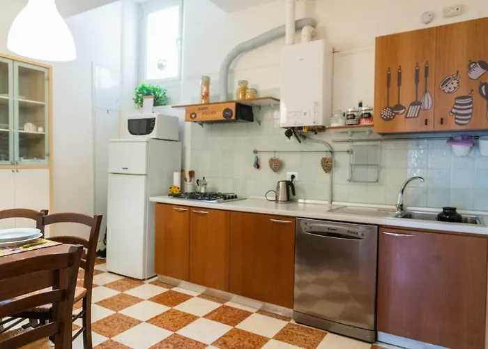 Domus - Accogliente Residenza Rocchetto A 25mt Da Piazza Erbe *