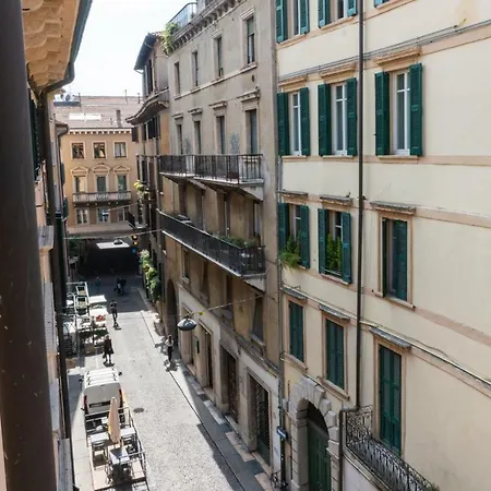 Accogliente Residenza Rocchetto A 25mt Da Piazza Erbe - Domus Lägenhet *